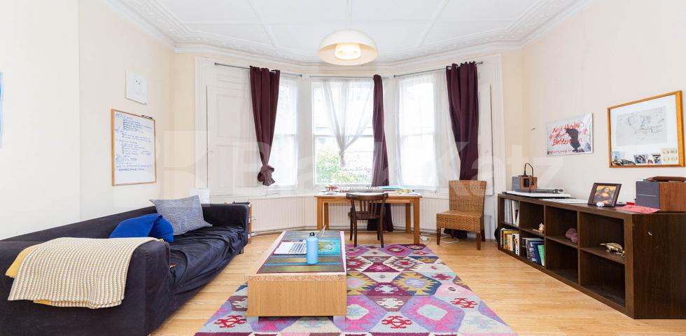 			1 Bedroom, 1 bath, 1 reception Flat			 Muswell Avenue, Muswell Hill